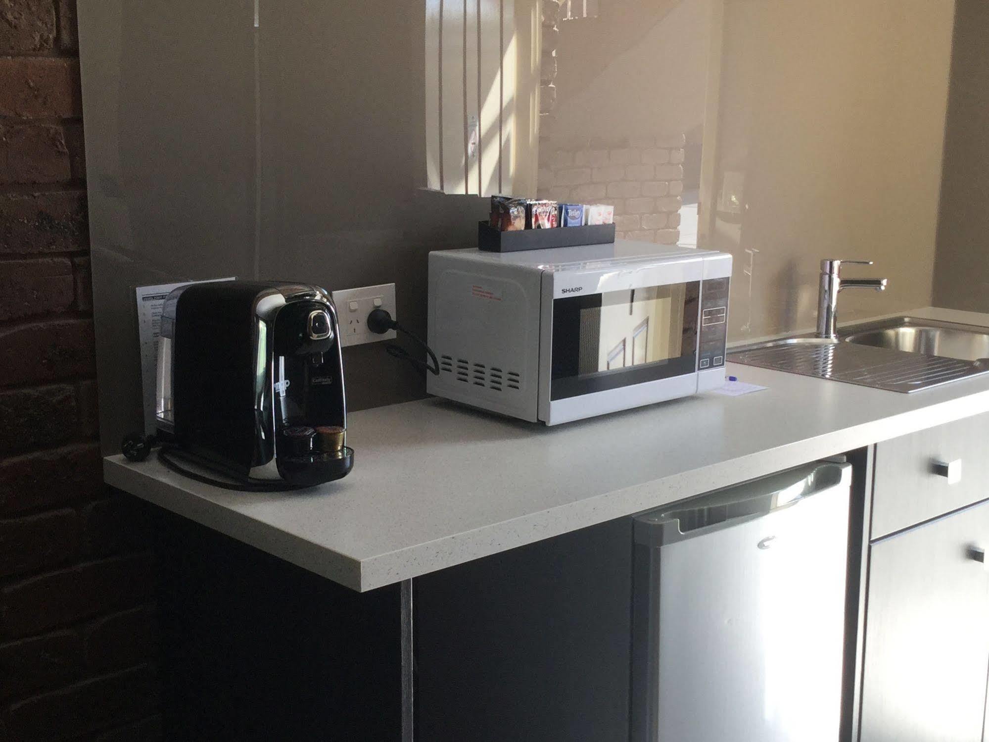 Albury Townhouse Motel Экстерьер фото